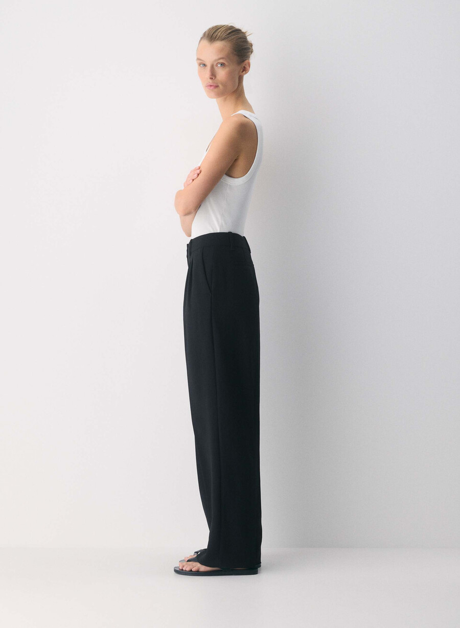 the effortless pant lo-rise - crepette nero