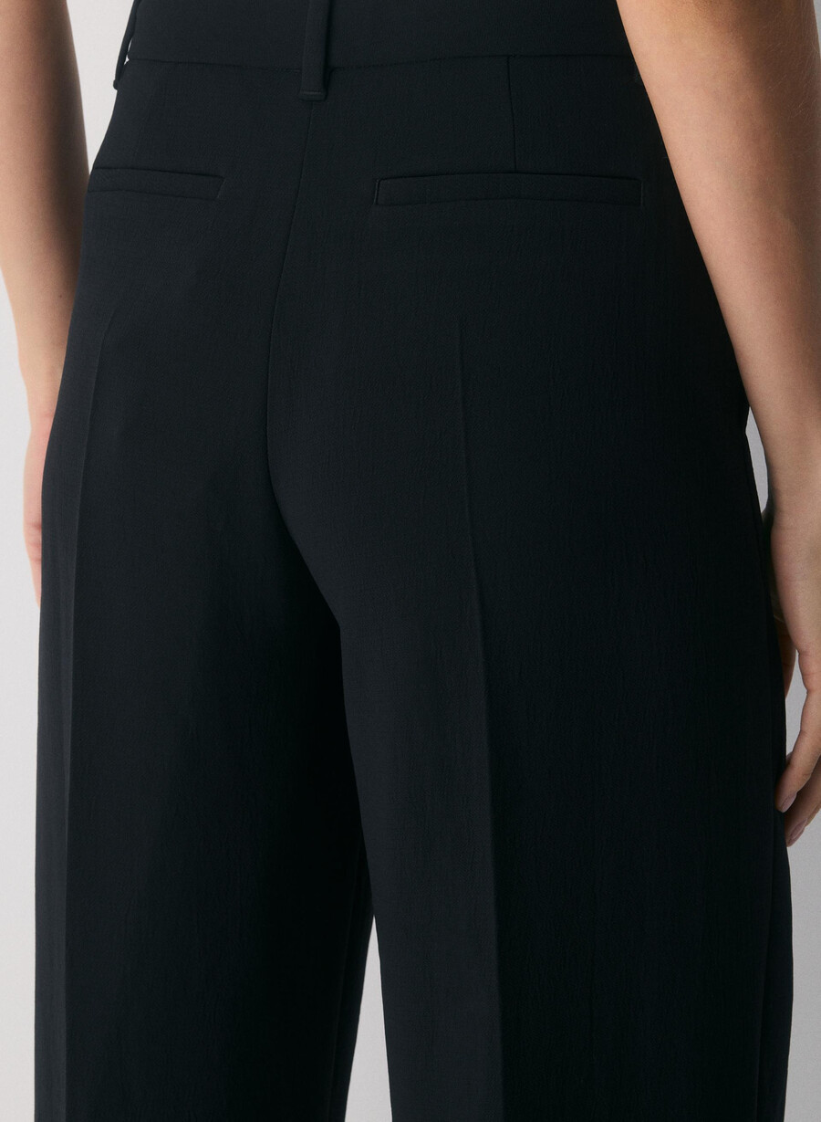 the effortless pant lo-rise - crepette nero