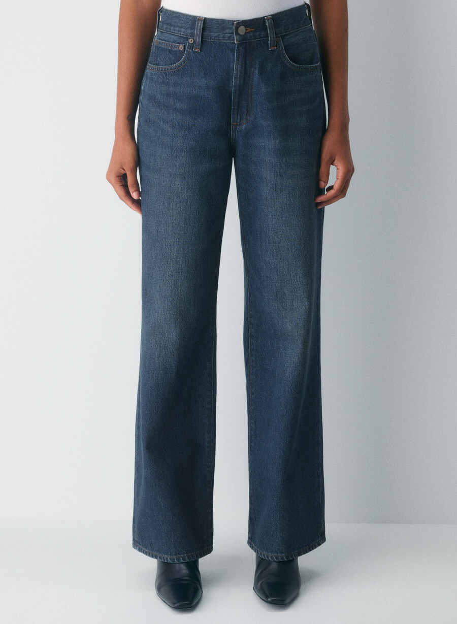 denim forum i jeans larghi farrah hi-rise sono di un blu scuro