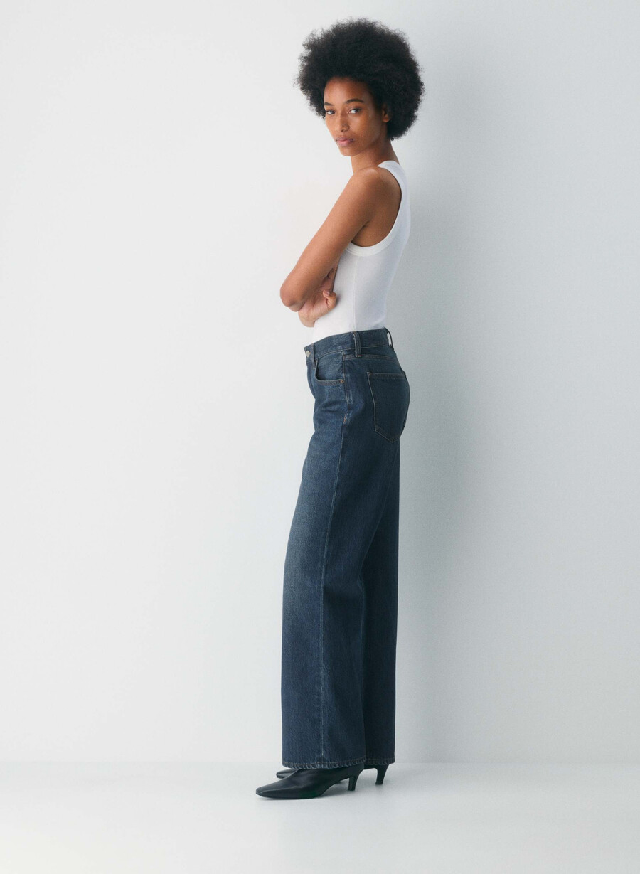 denim forum i jeans larghi farrah hi-rise sono di un blu scuro