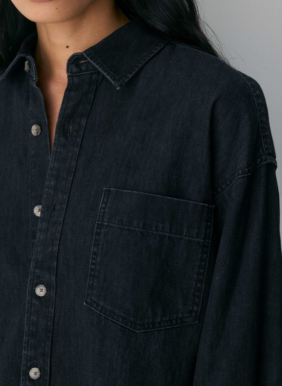 denim forum la comoda camicia in denim degli anni 80 eyeliner nero