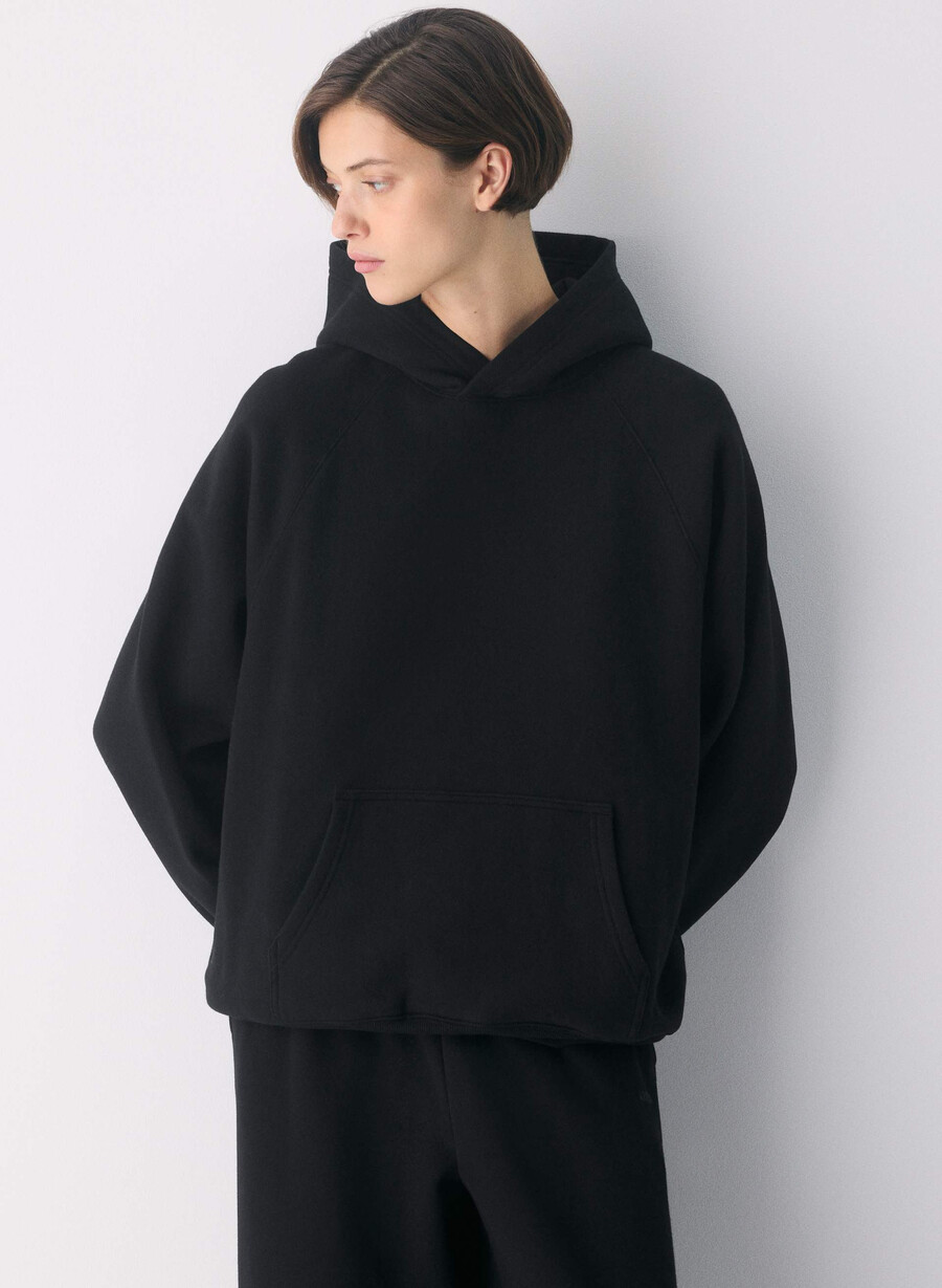 felpa con cappuccio cozy sweatfleece mega raglan nera