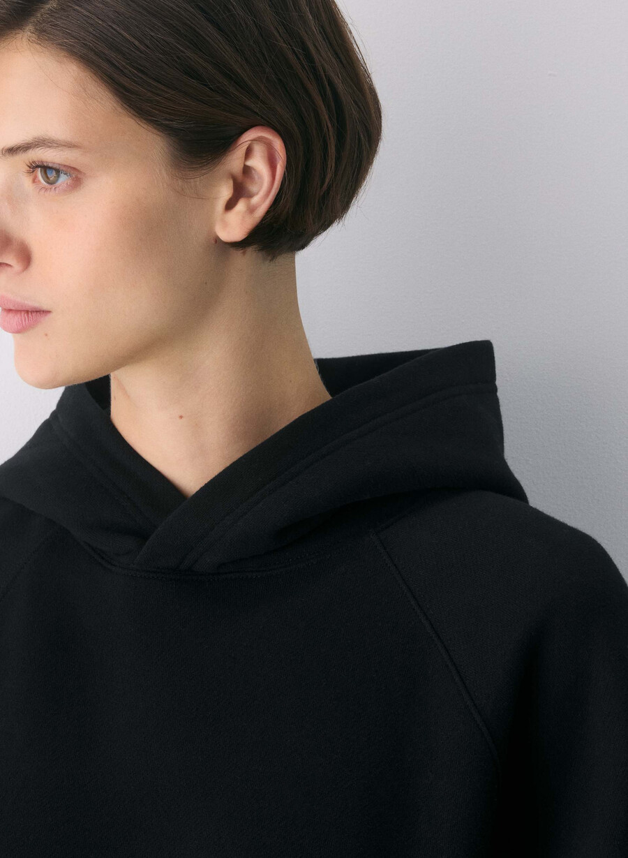 felpa con cappuccio cozy sweatfleece mega raglan nera