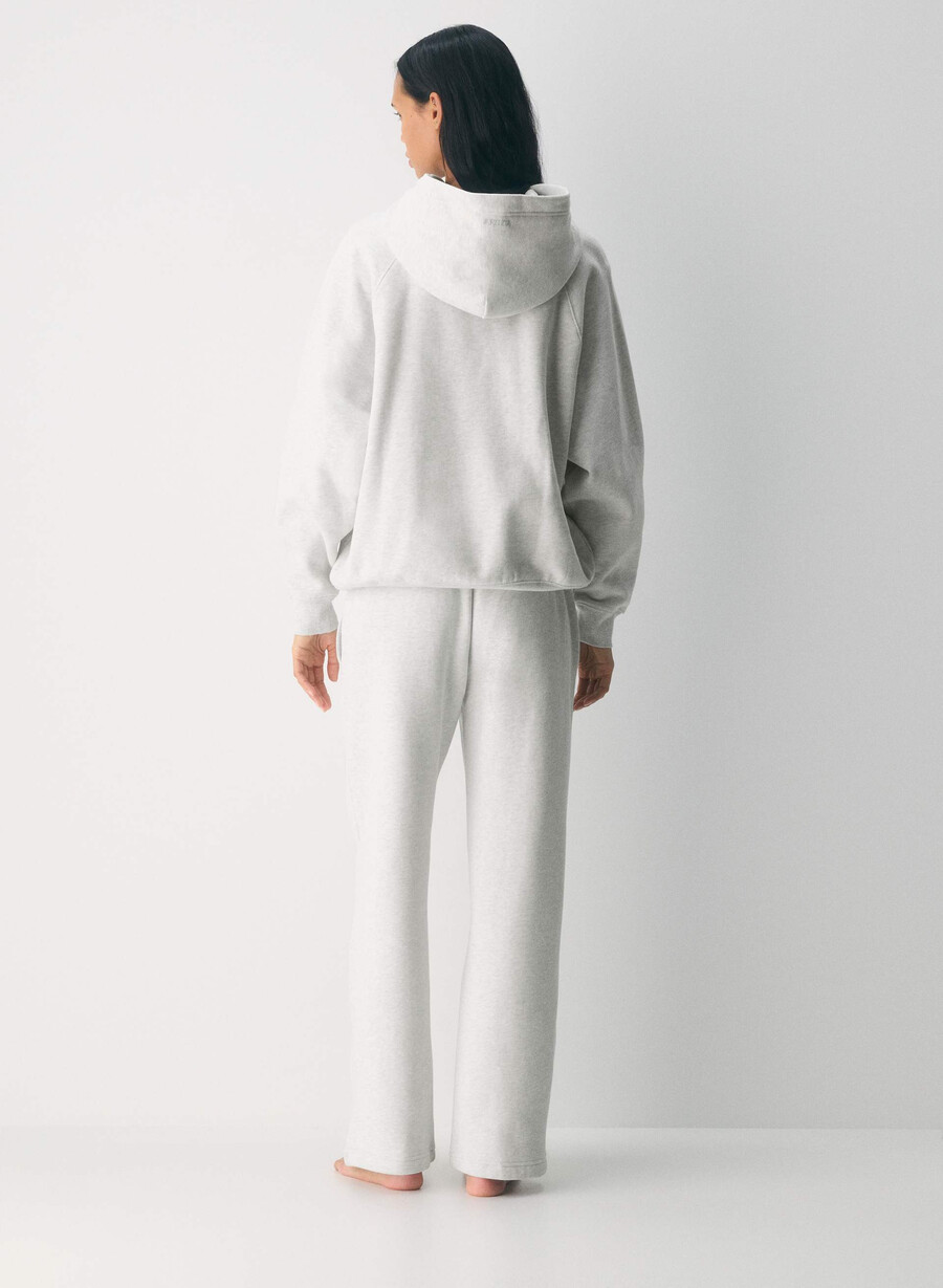 pantaloni larghi da tuta in pile cozy sweatfleece boyfriend heather cloud white