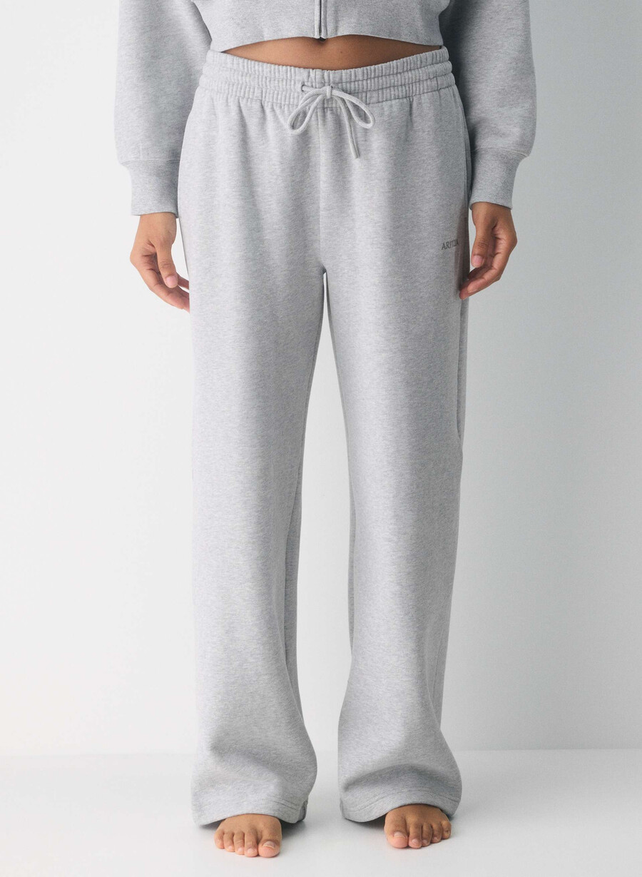 pantaloni larghi da tuta in pile cozy sweatfleece color cromo melange
