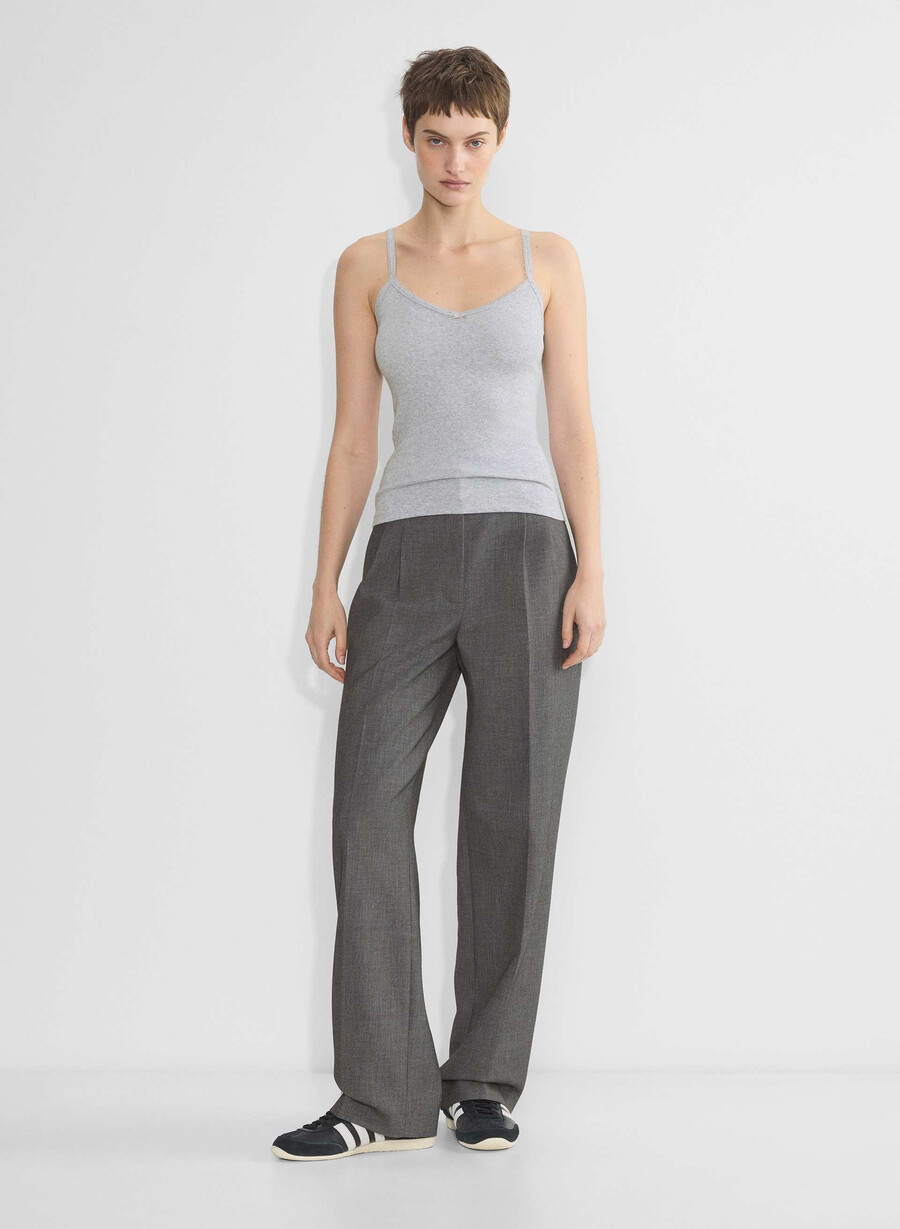 canotta con scollo a v e pizzo a coste homestretch heather chrome