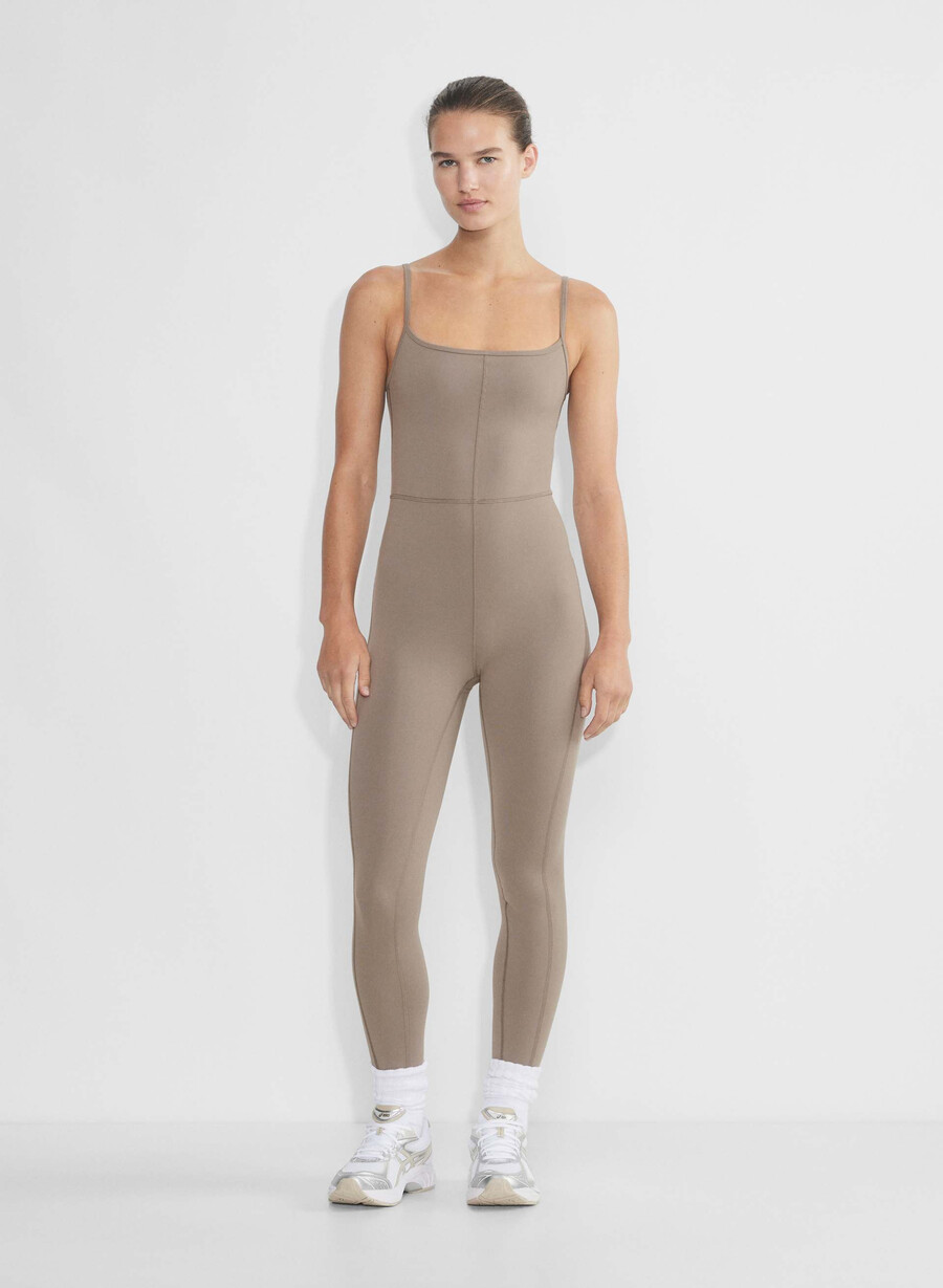 tuta life divinity turner taupe