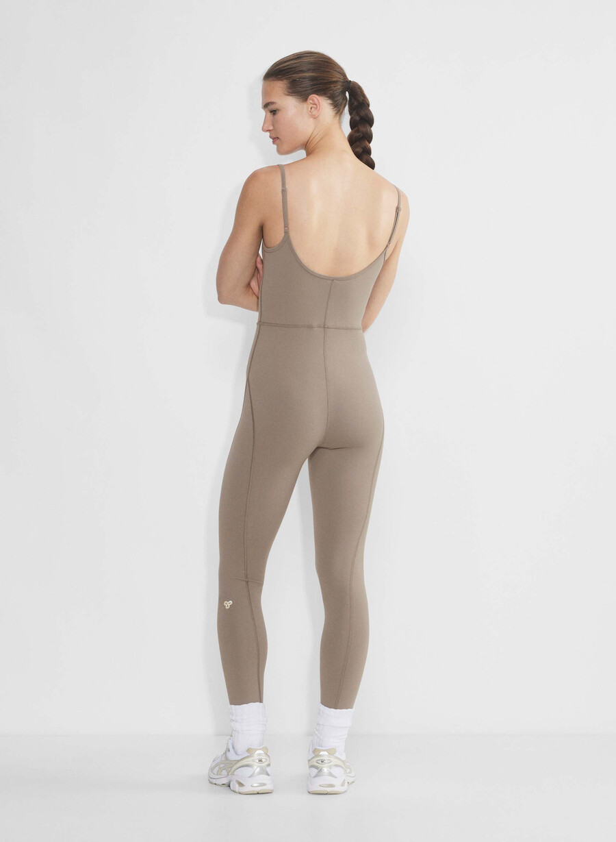 tuta life divinity turner taupe