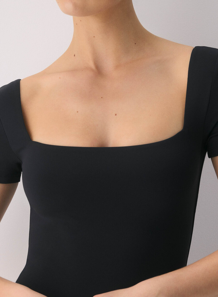 body original contour manner nero