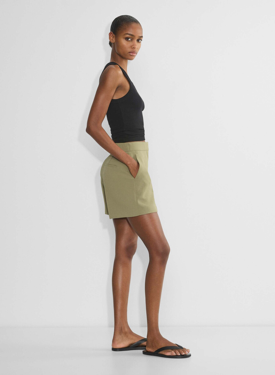 the limitless short mid-thigh - crepette olive secche