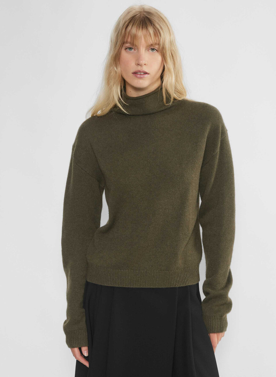 maglione a collo alto in cashmere oliva scuro
