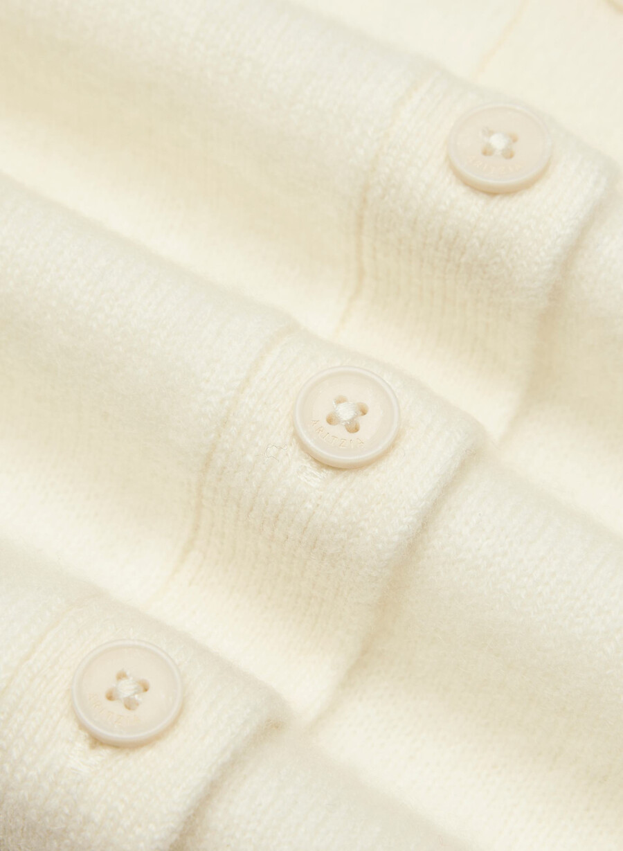 cardigan con scollo a v in cashmere nudo betulla chiara
