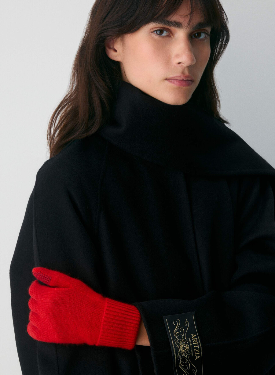 guanti tecnici con polsini in cashmere rosso lampeggiante