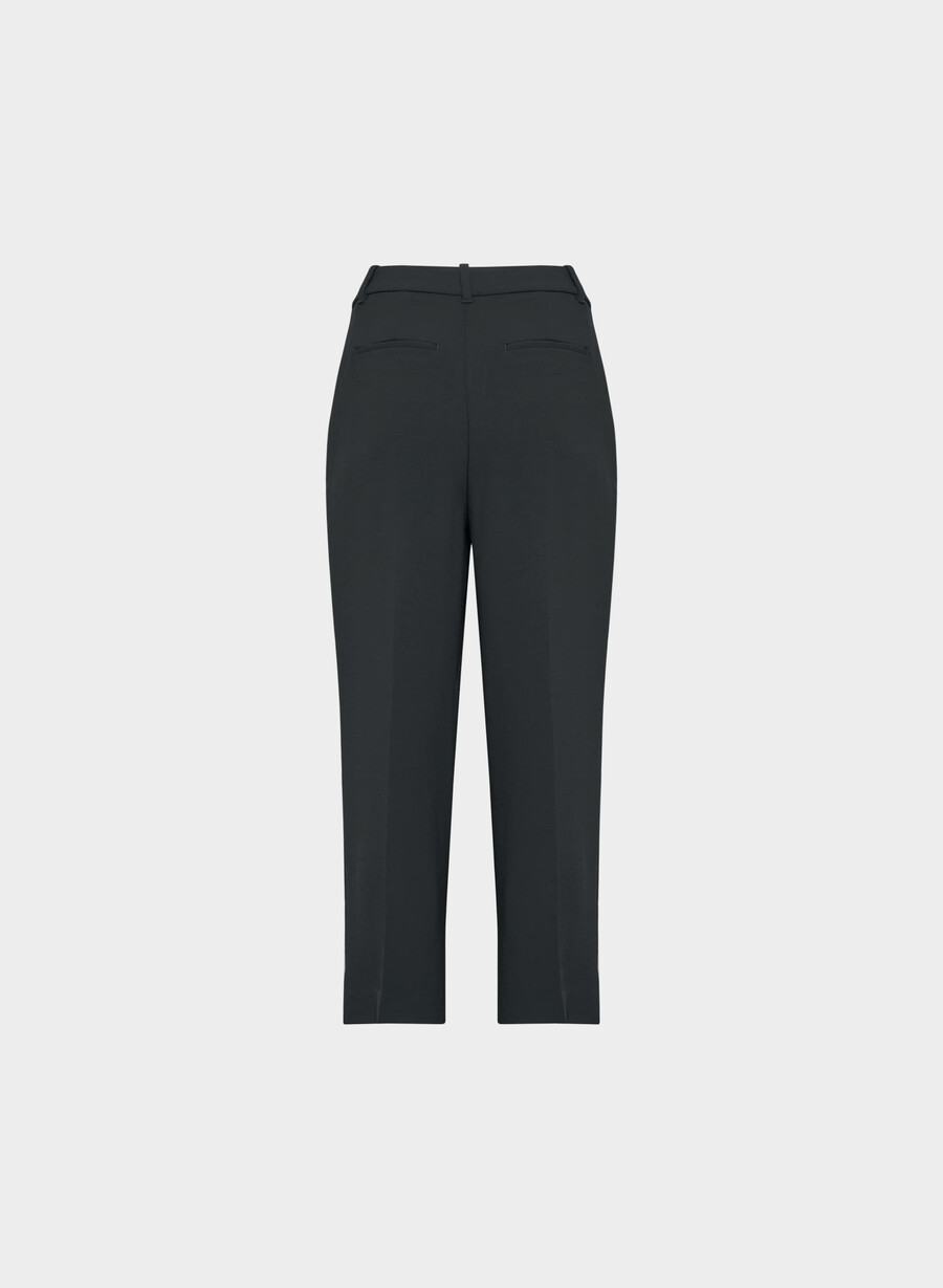 the effortless pant curve-fit cropped - crepette nero