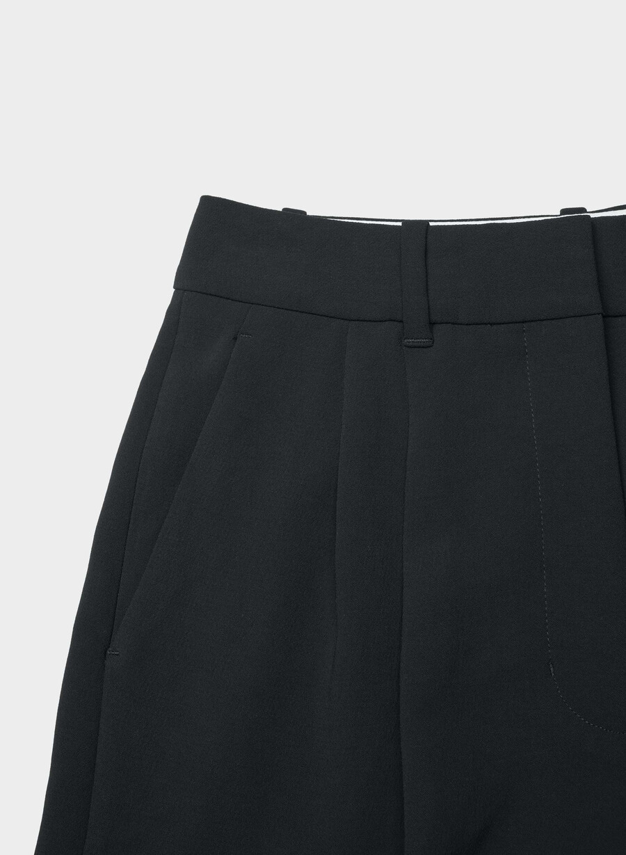 the effortless pant curve-fit cropped - crepette nero