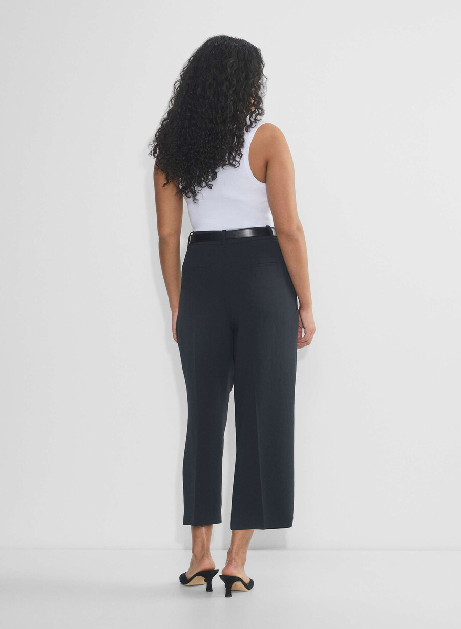 the effortless pant curve-fit cropped - crepette dark navy