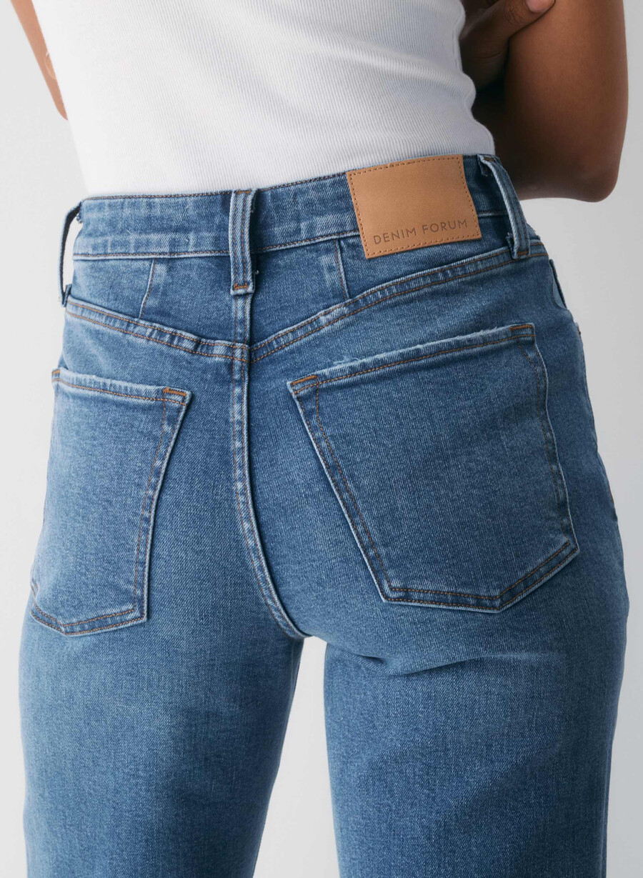 denim forum jeans larghi a vita alta strappati negli anni 90 5 anni kiss n tell bl