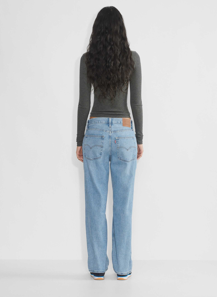 jeans levis baggy dad al centro con dmg