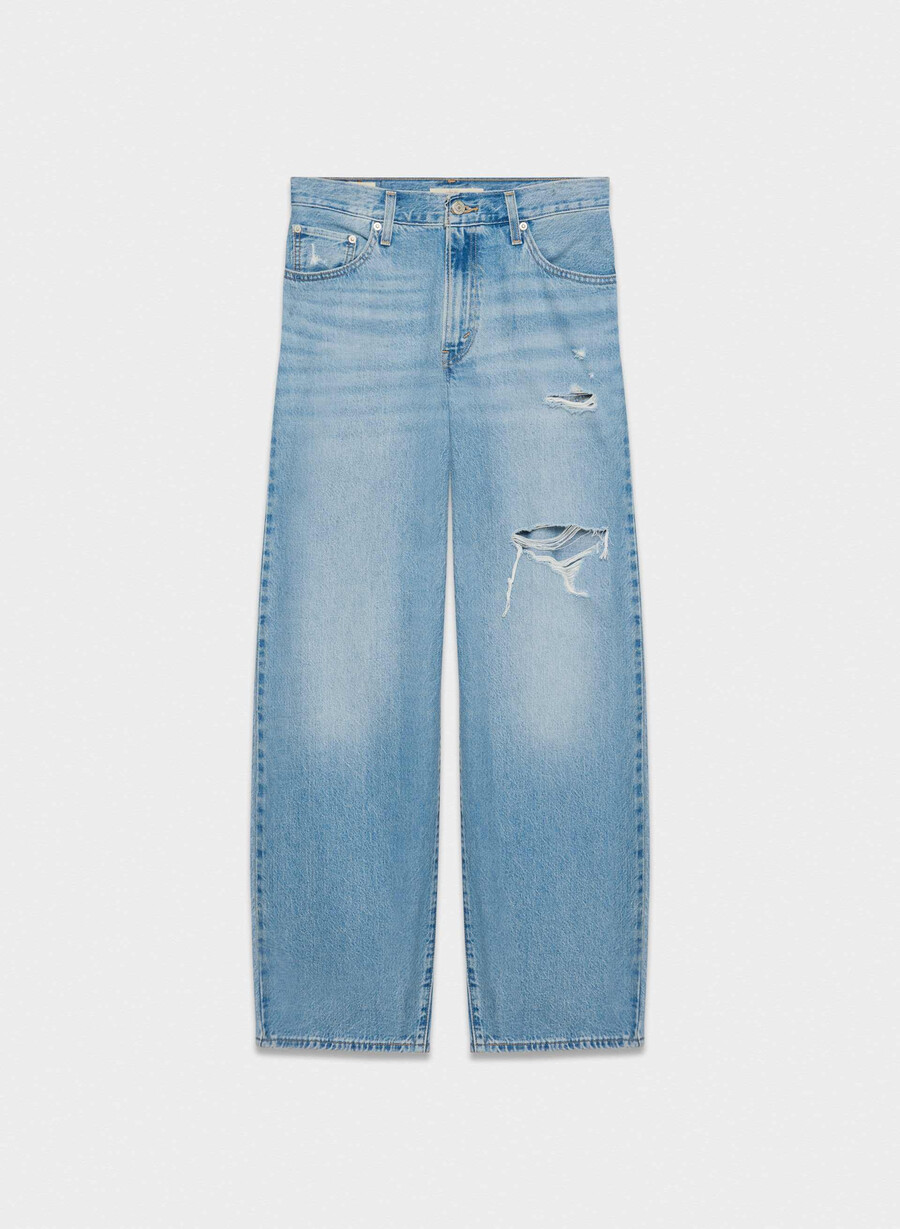 jeans levis baggy dad al centro con dmg