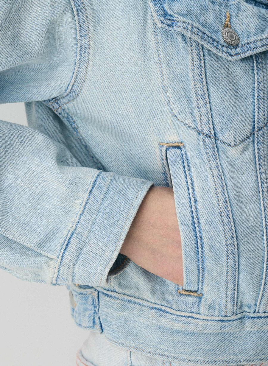 giacca da camionista anni 90 rimpicciolita di levis viaggio di lusso
