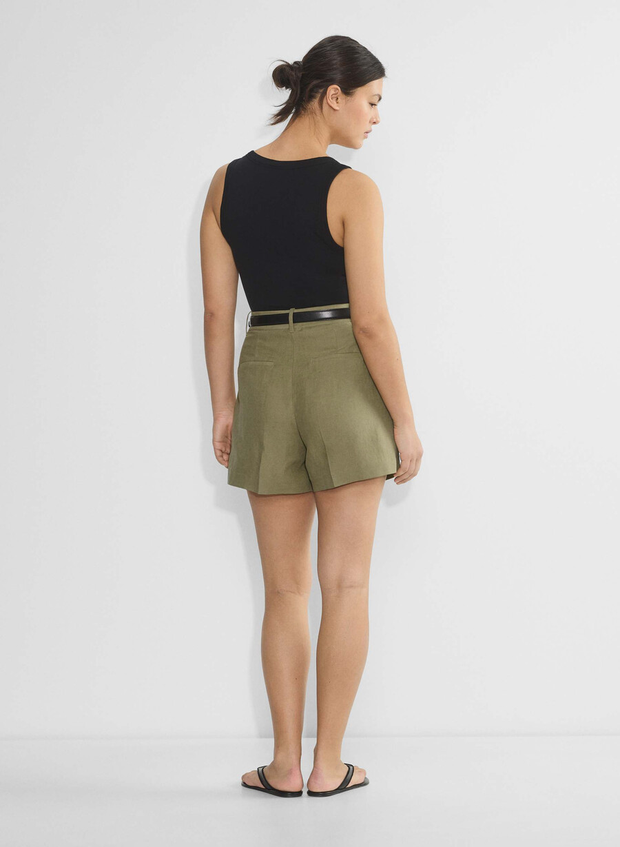 the effortless short curve-fit mid-thigh olive secche