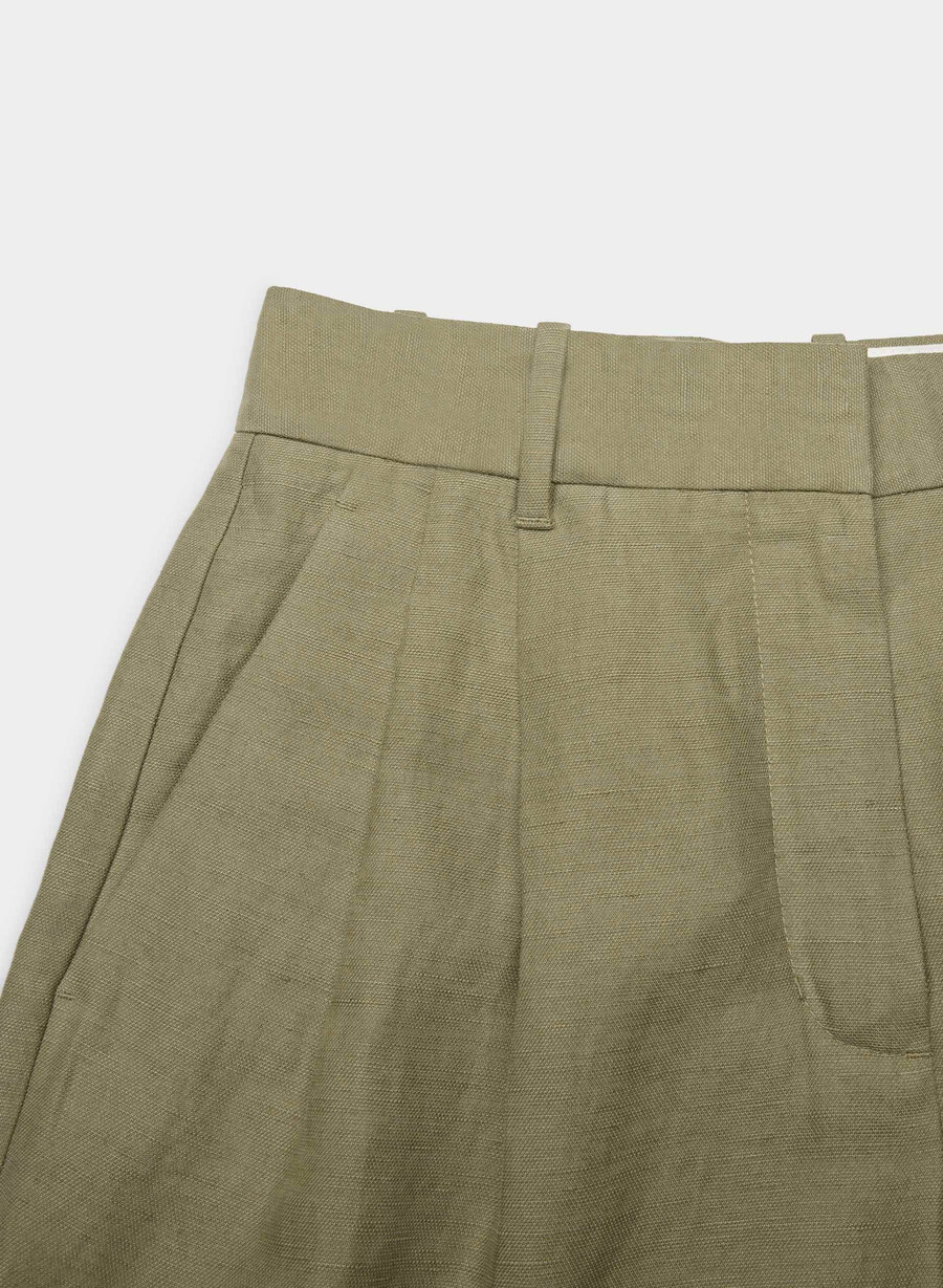 the effortless short curve-fit mid-thigh olive secche