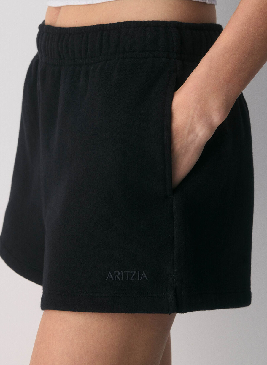 cozy sweatfleece mega hi-rise mini short nero