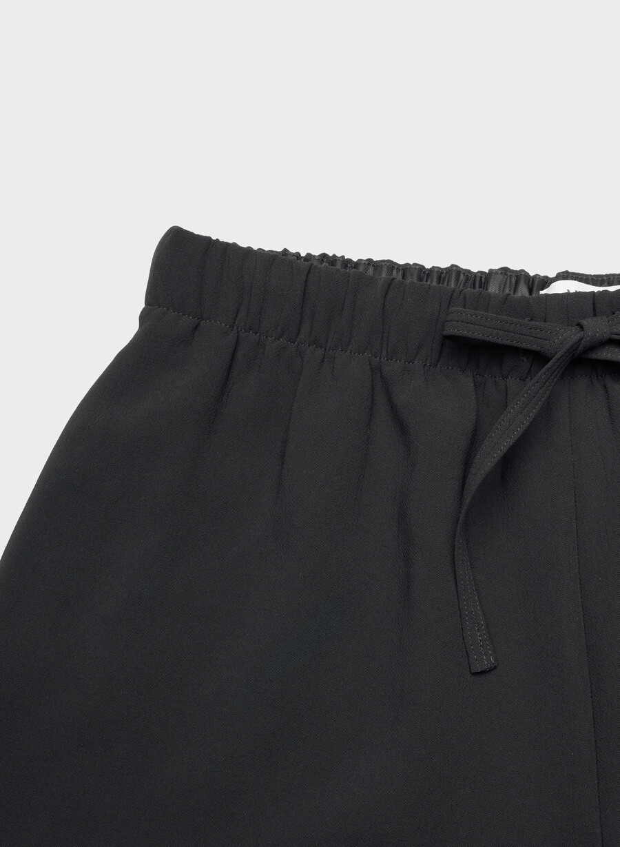 the lodge short mid-thigh - crepette nero