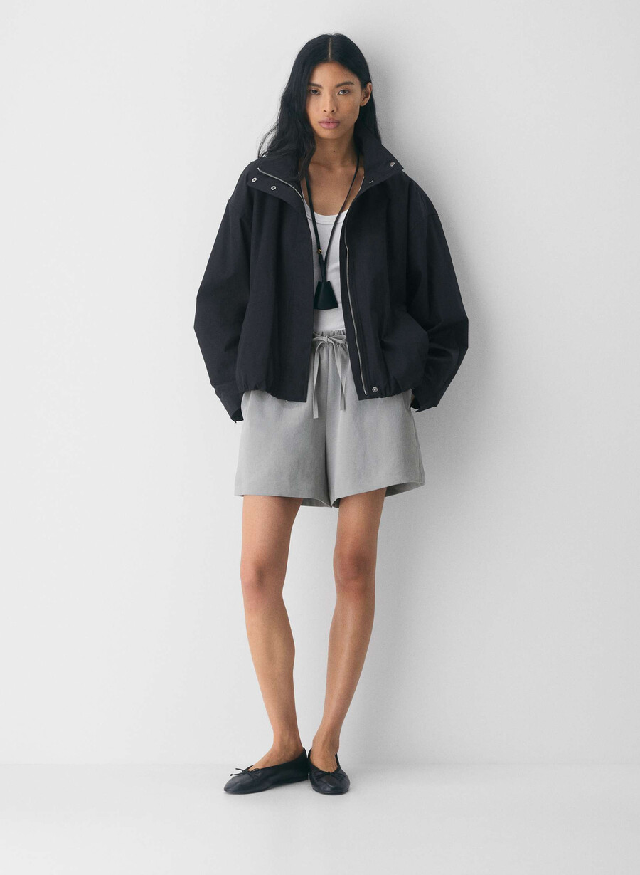 the lodge short mid-thigh - crepette riverstone grey