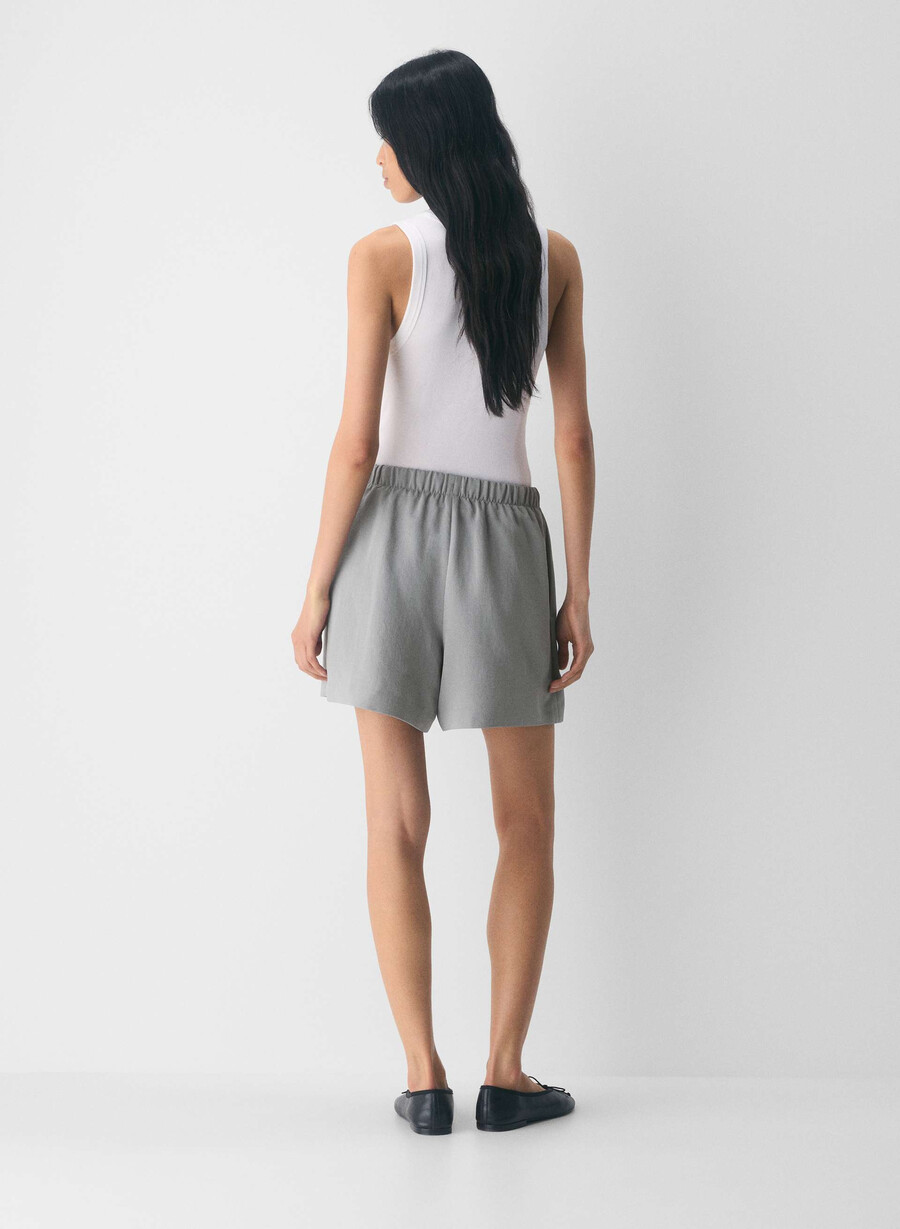 the lodge short mid-thigh - crepette riverstone grey