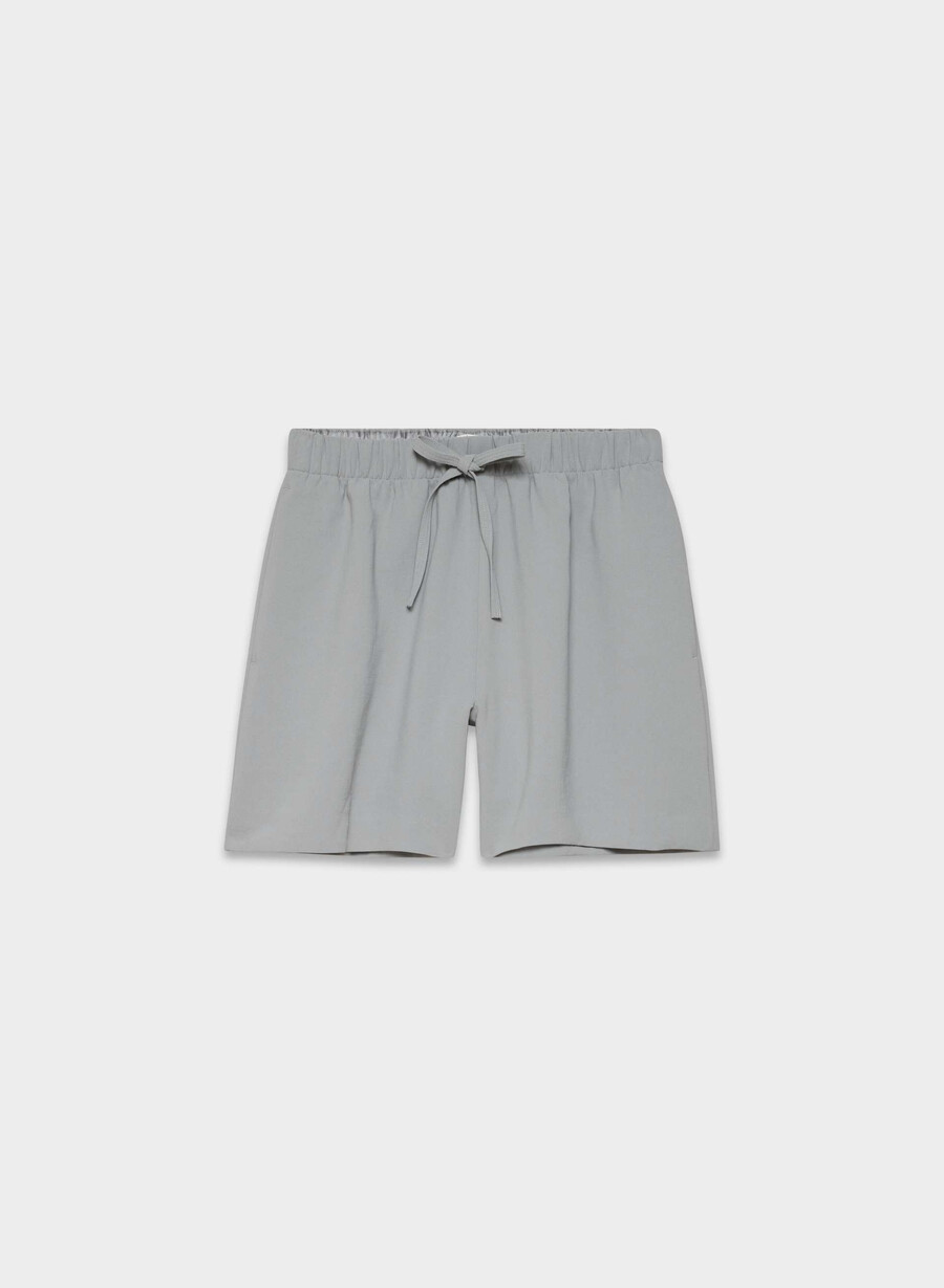 the lodge short mid-thigh - crepette riverstone grey