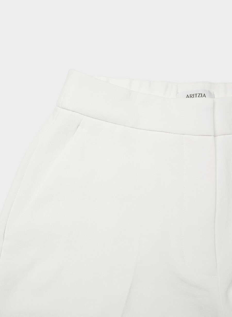 the limitless short curve-fit mid-thigh - crepette light birch