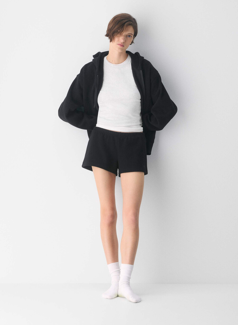 cozy sweatfleece boyfriend mini short a vita bassa nero