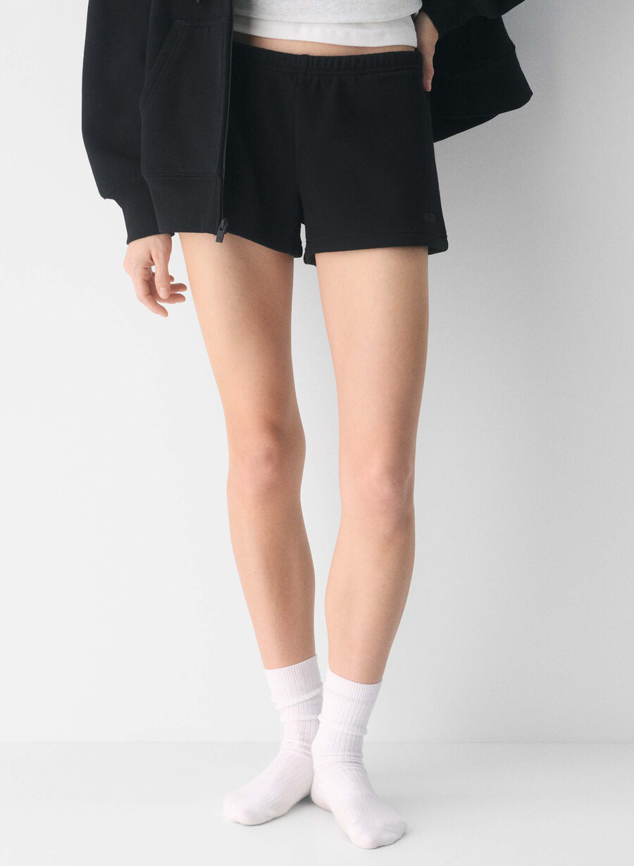 cozy sweatfleece boyfriend mini short a vita bassa nero