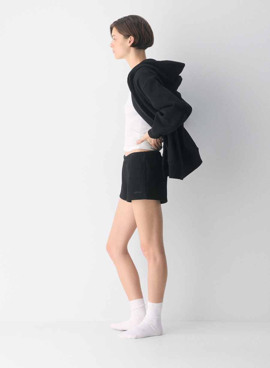 cozy sweatfleece boyfriend mini short a vita bassa nero