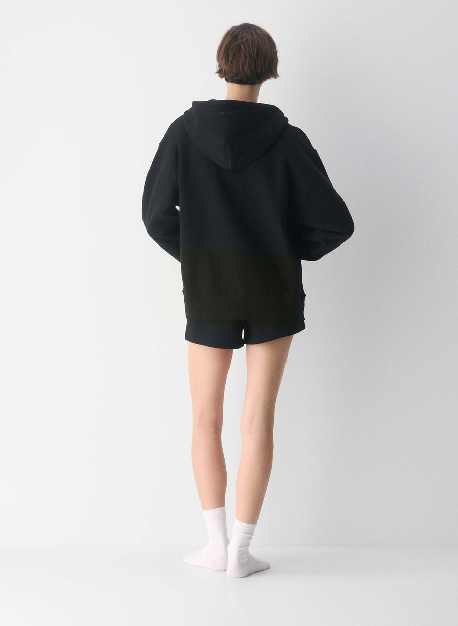 cozy sweatfleece boyfriend mini short a vita bassa nero