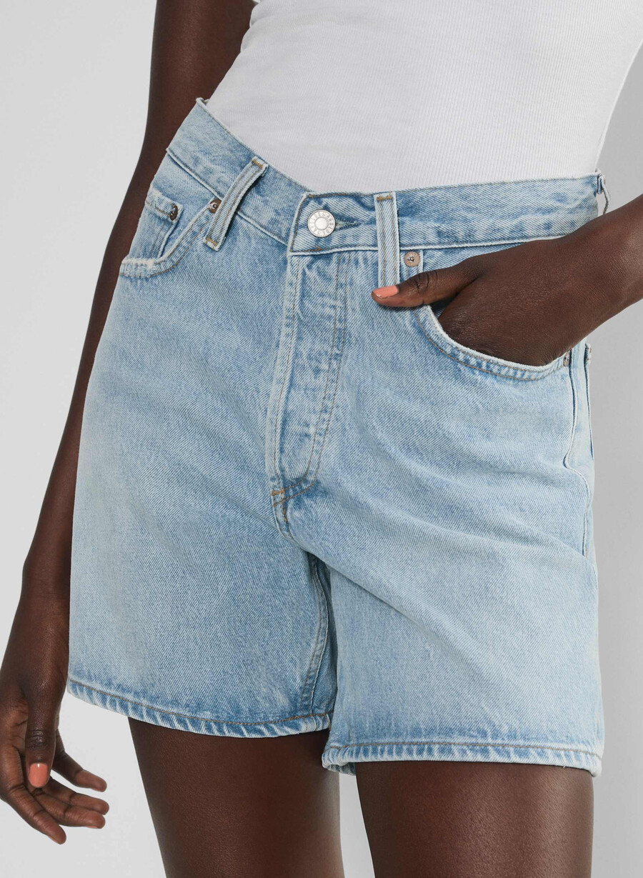 pantaloncini corti agolde con vita a v backbeat