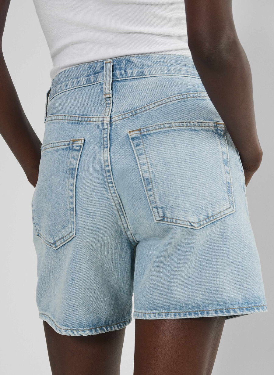 pantaloncini corti agolde con vita a v backbeat