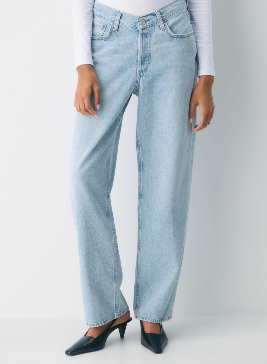 jeans larghi con vita a v agolde fairway