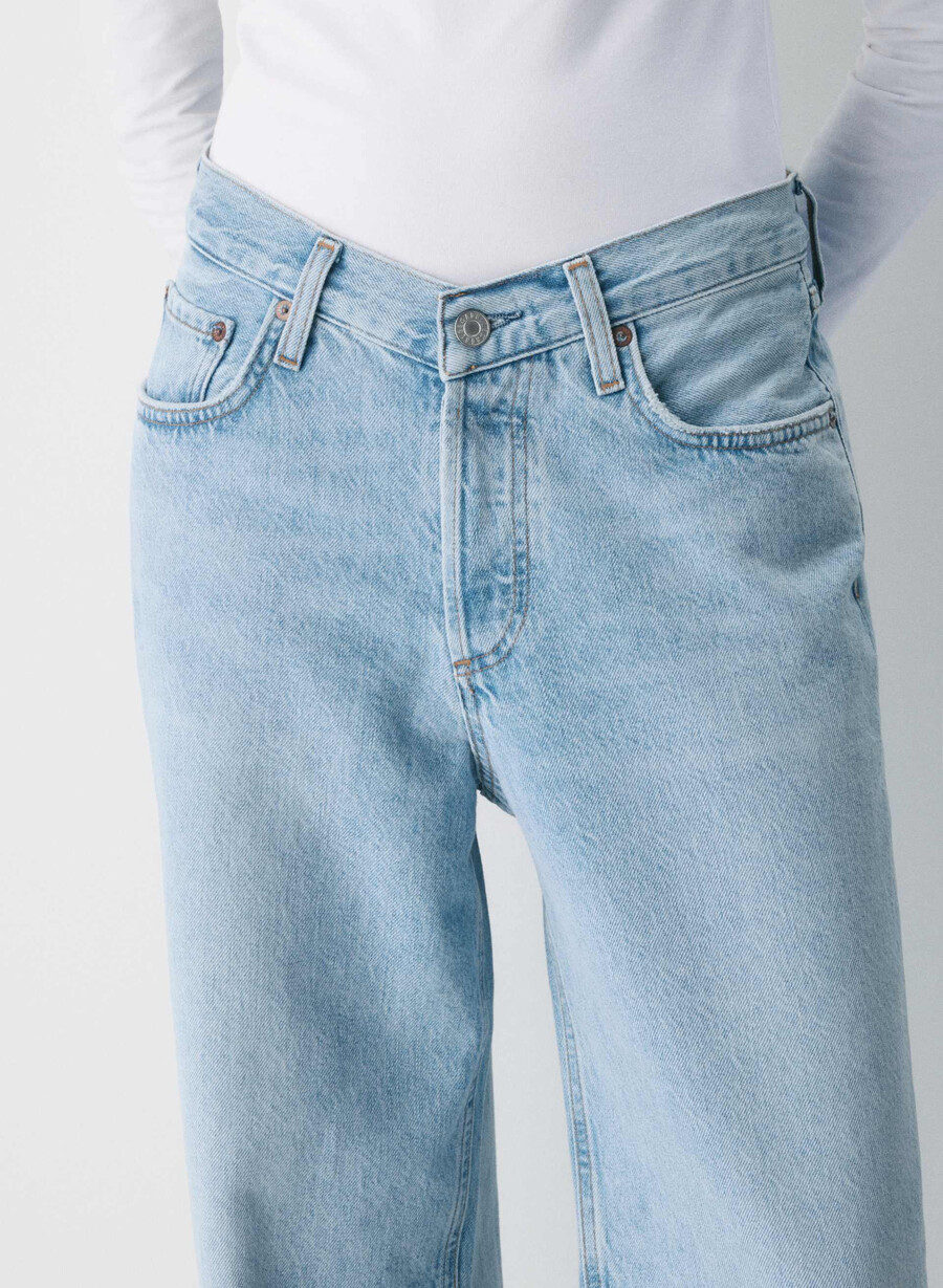 jeans larghi con vita a v agolde fairway