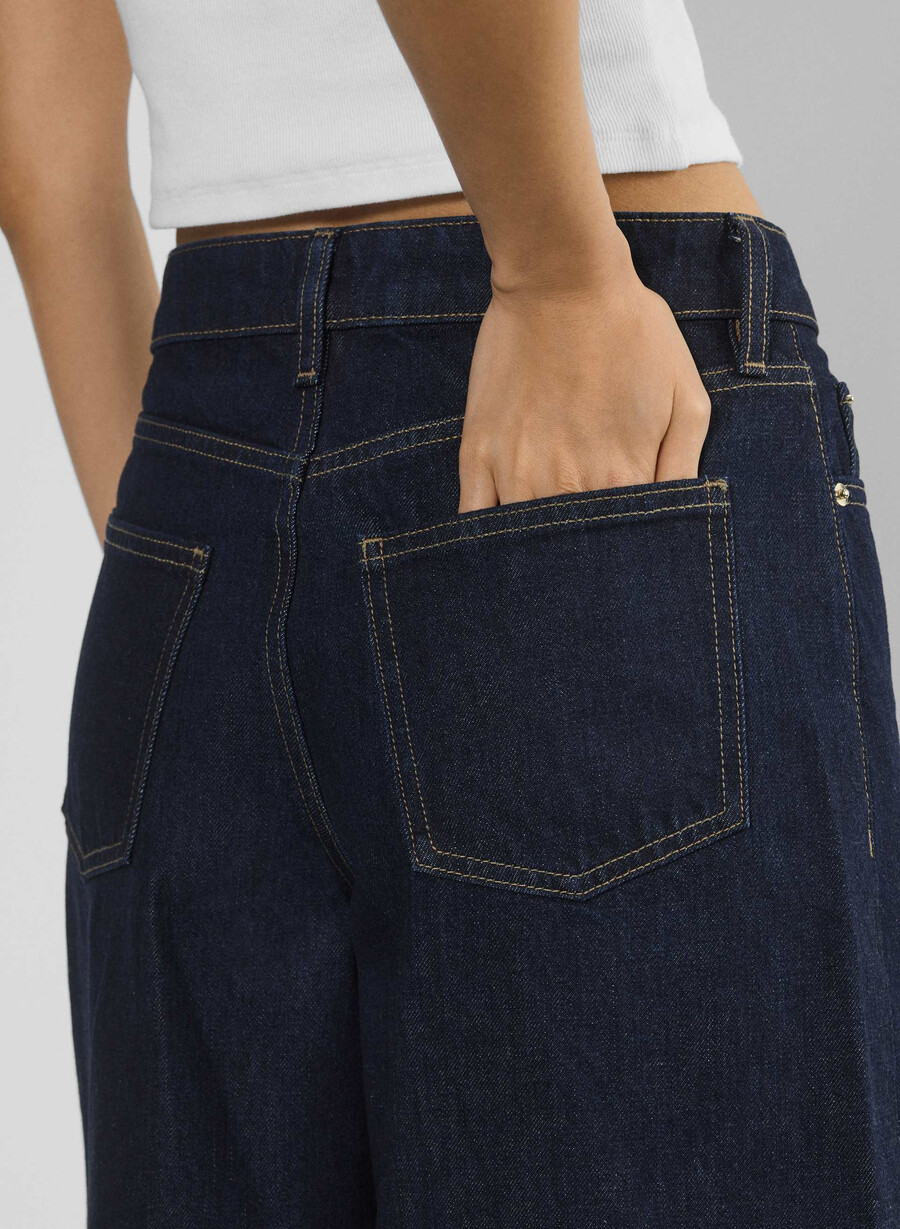 pubblicità pantaloncini in denim sotto il ginocchio no-stress blu scuro
