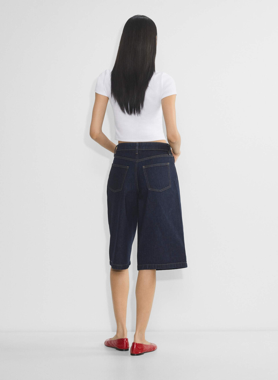 pubblicità pantaloncini in denim sotto il ginocchio no-stress blu scuro