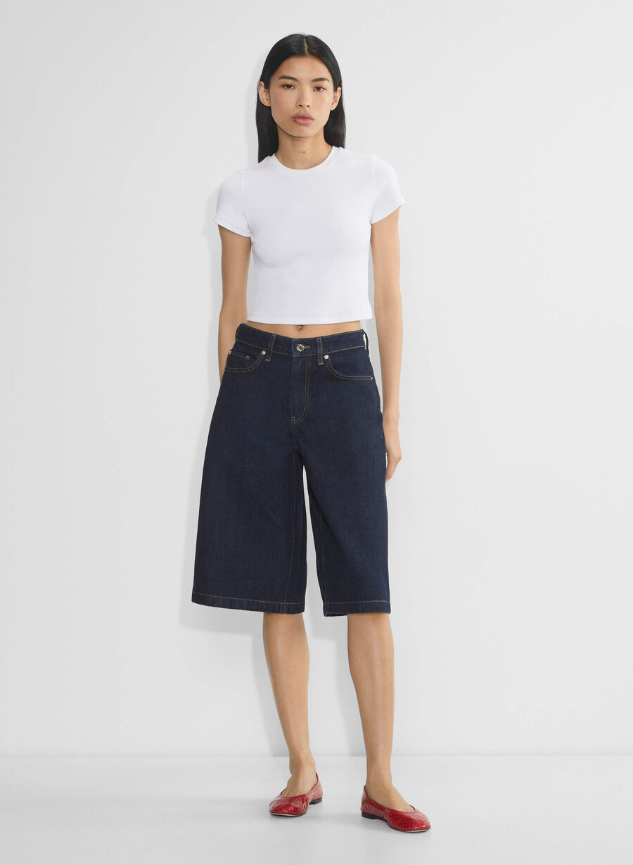 pubblicità pantaloncini in denim sotto il ginocchio no-stress blu scuro