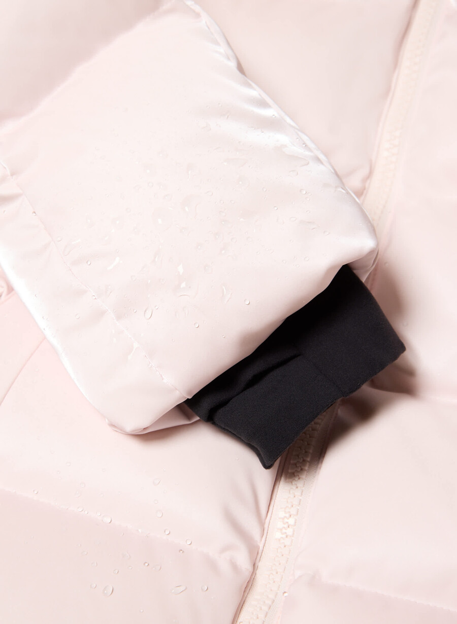 the supersnug puff - liquid shine grigio carbone