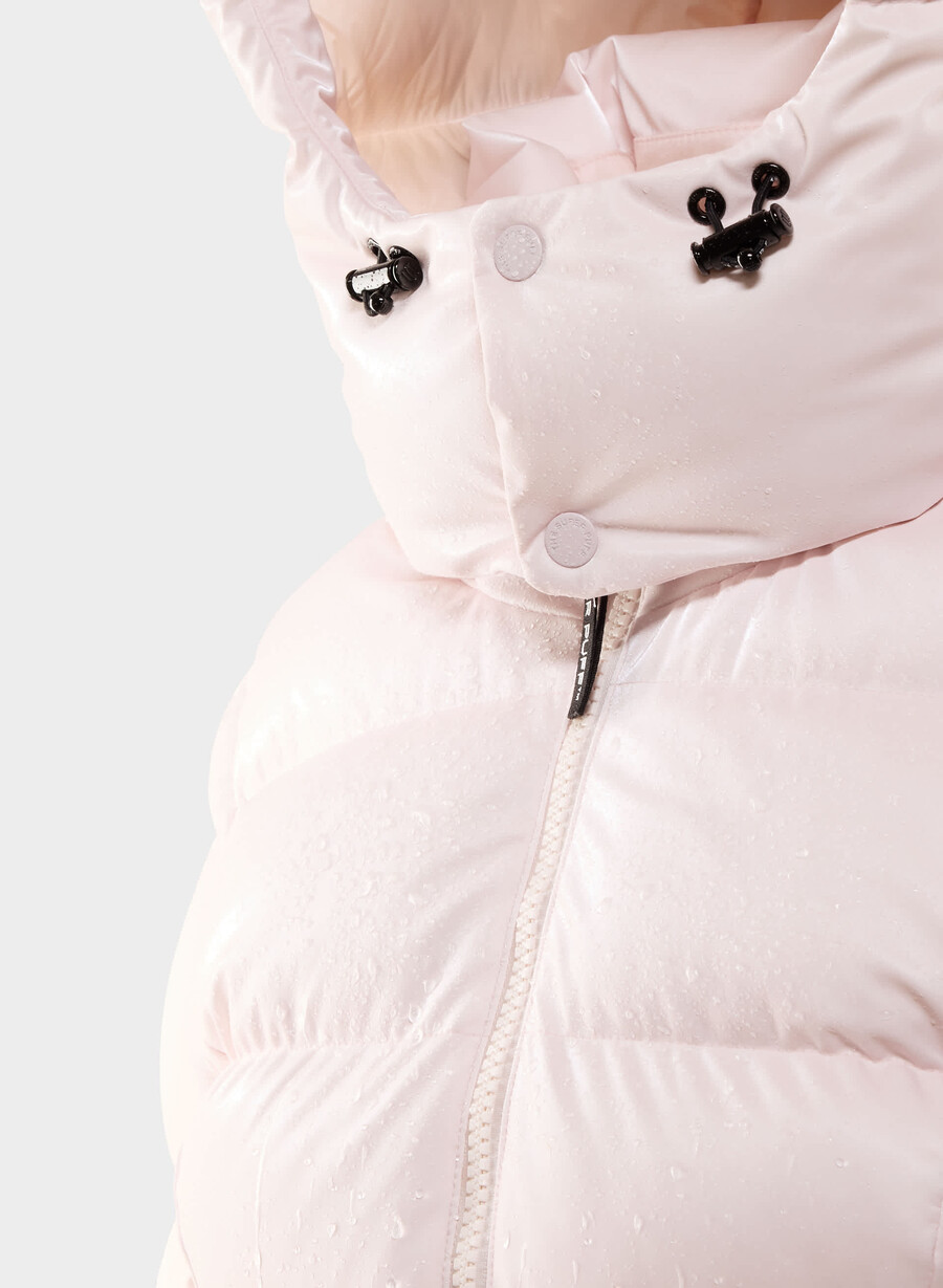the supersnug puff - liquid shine grigio carbone