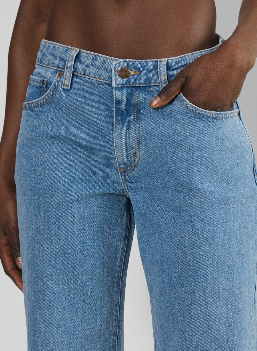 denim forum salma curve-fit super lo-rise baggy jean no-stress azzurro chiaro