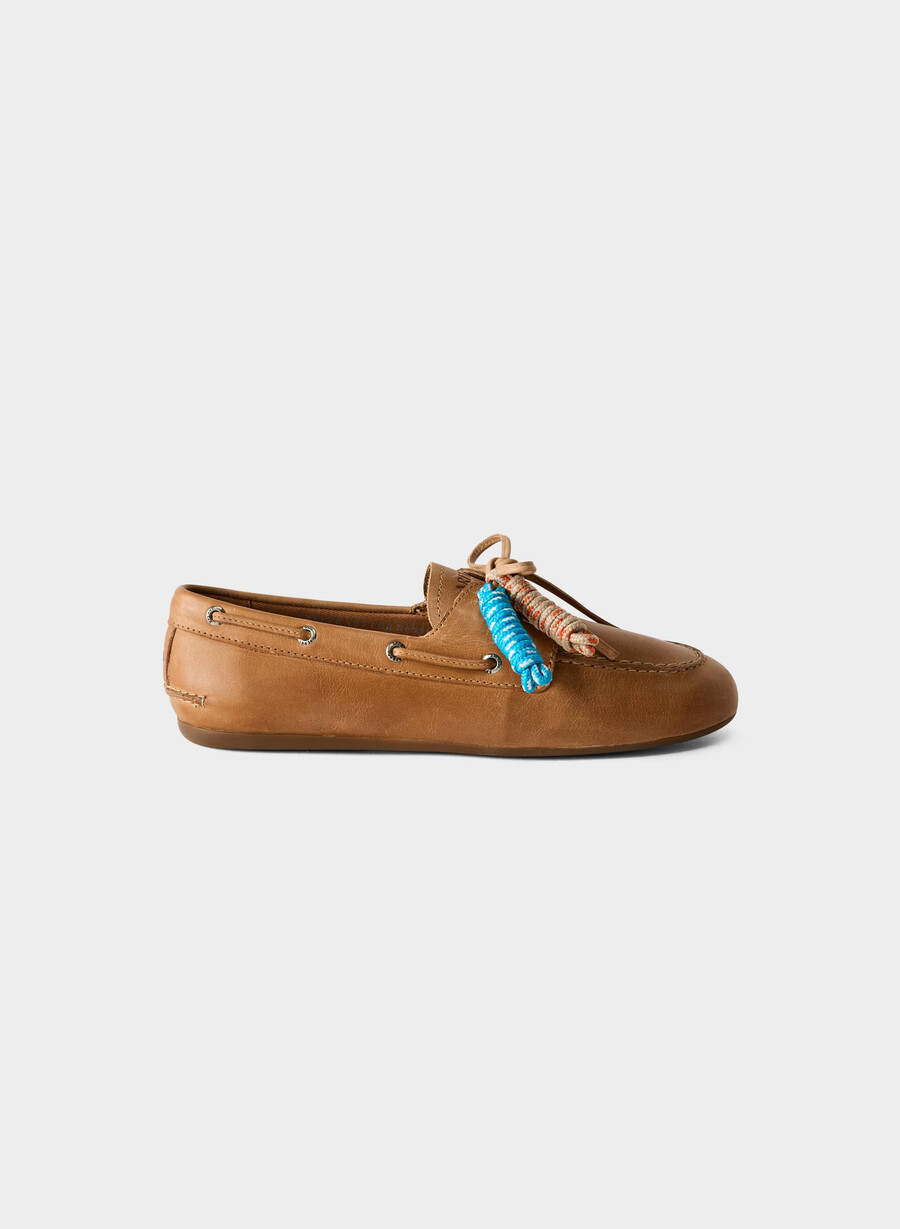 scarpa da barca sottile sperry x aritzia - pelle liscia sahara sand