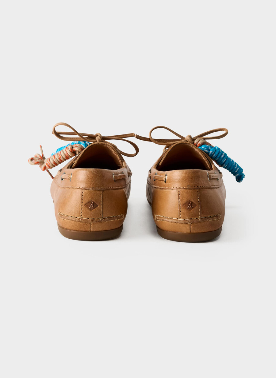 scarpa da barca sottile sperry x aritzia - pelle liscia sahara sand