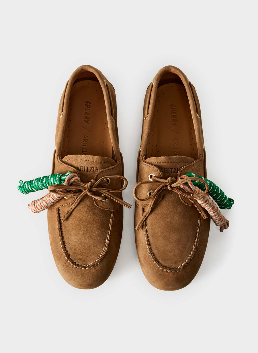 sperry x aritzia slim boat shoe - pelle nabuk galley brown