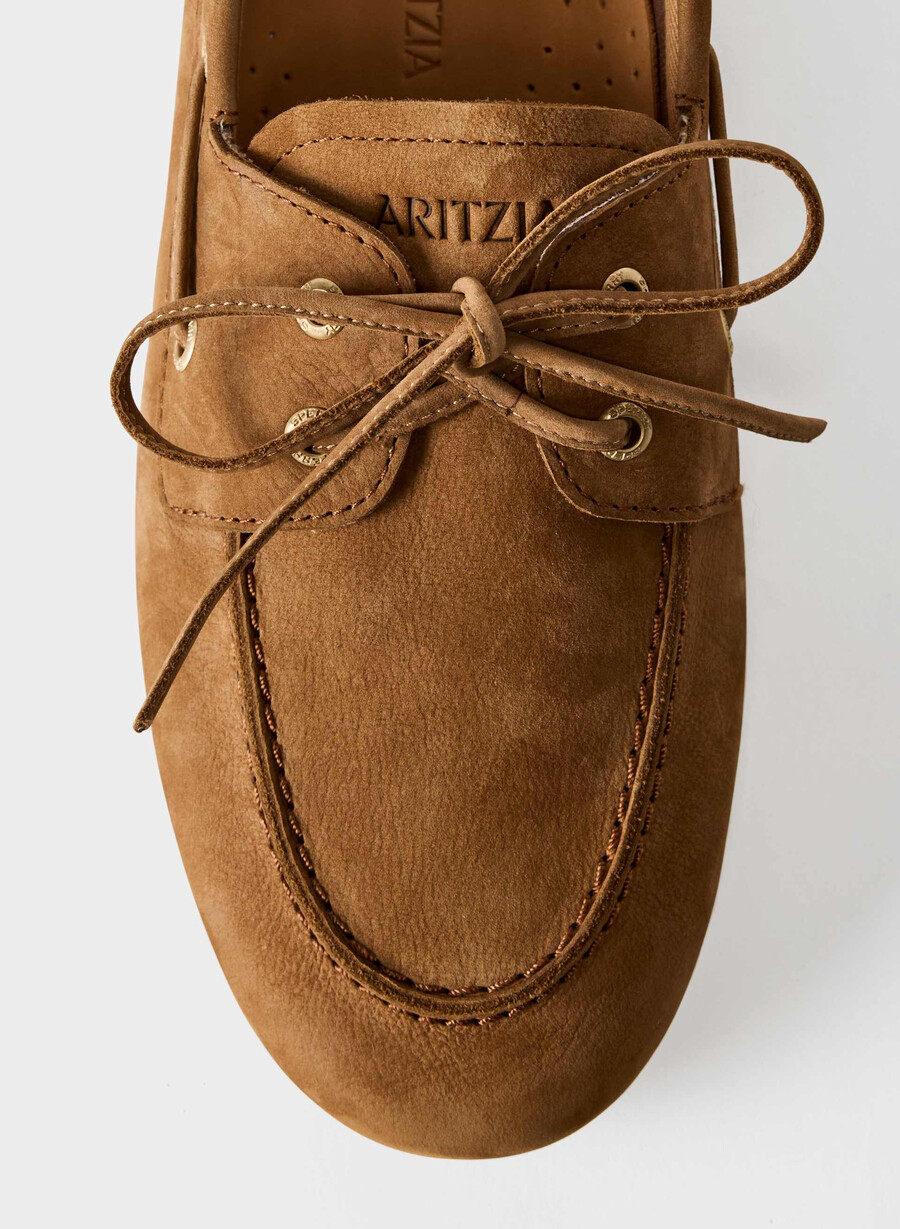 sperry x aritzia slim boat shoe - pelle nabuk galley brown